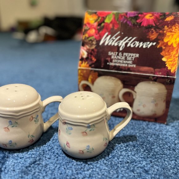 wildflower salt and pepper set - Picture 5 of 8